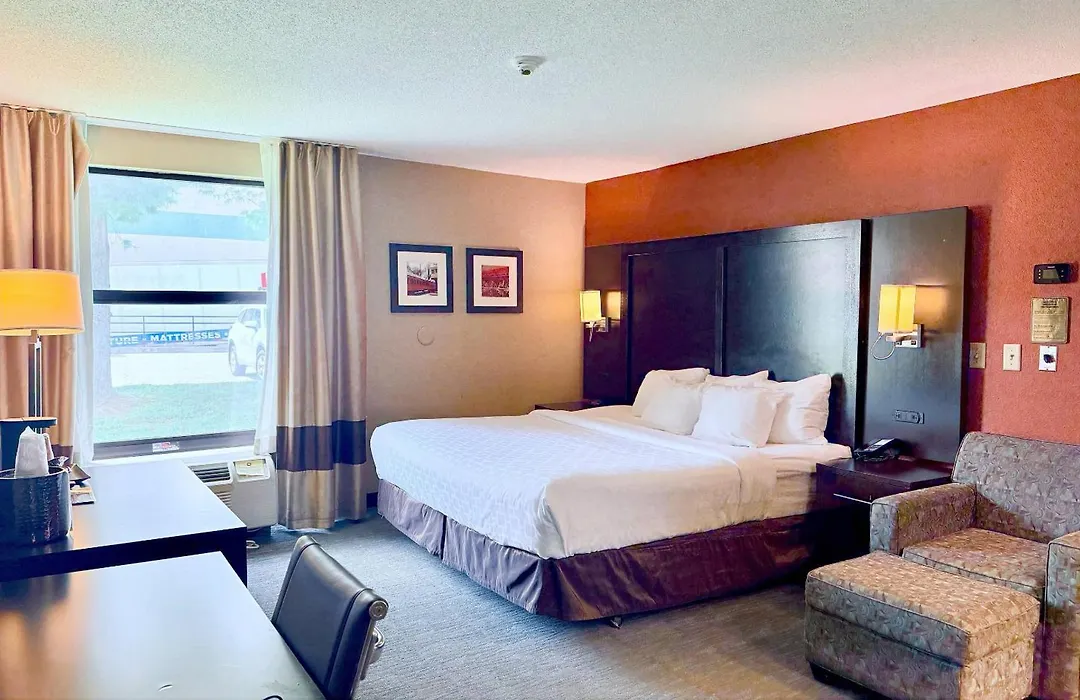 Clarion Inn & Suites Evansville Eastland Area-1